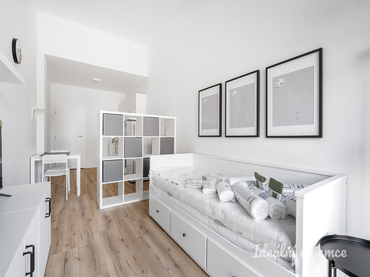 Pronájem bytu 1+kk, Za černým mostem, Kyje,  16 500Kč/měs, 25 m2