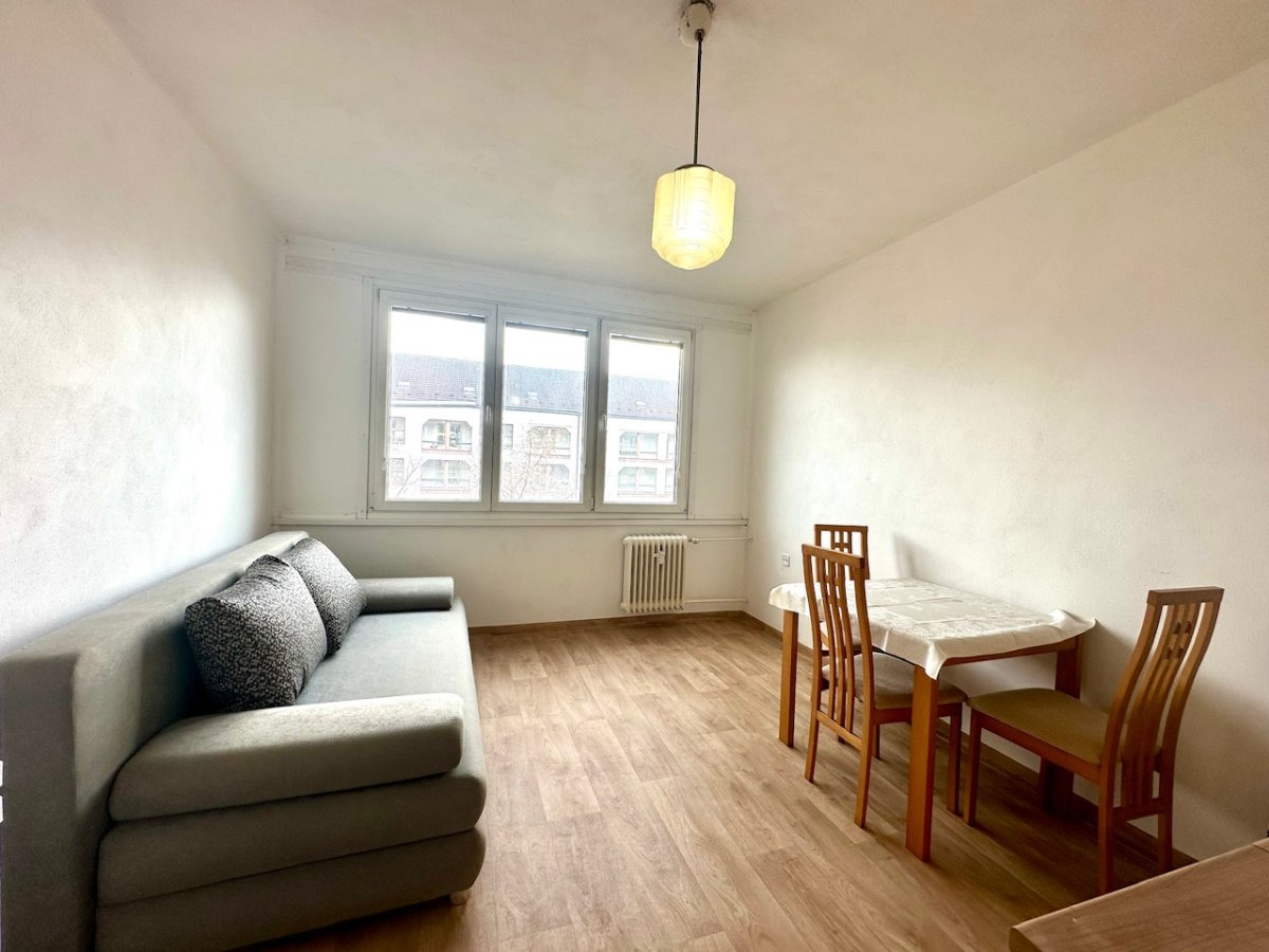 Pronájem bytu 1+kk, Pekárenská, České Budějovice, 9400 Kč/měsíc, 20 m2