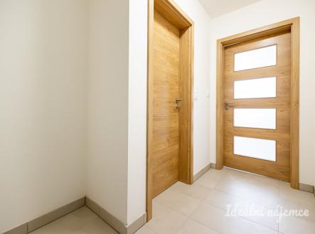 Pronájem bytu, 1+kk, 33 m²