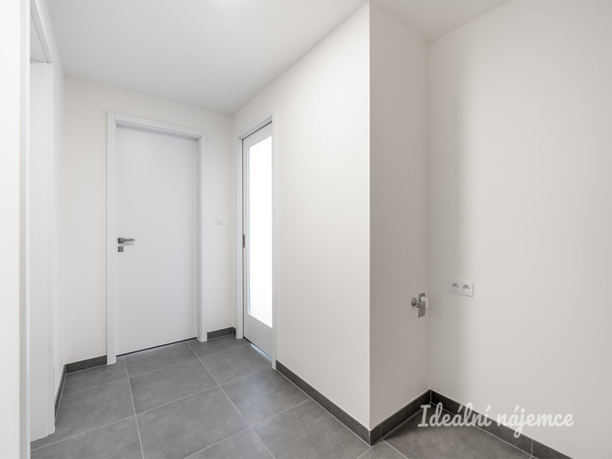 Pronájem bytu 2+kk, Toyen, Smíchov, 25900 Kč/měs, 47 m2