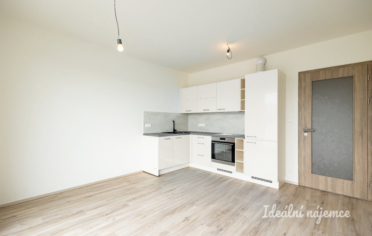 Pronájem bytu 2+kk, Čakovická, Prosek, 22900 Kč/měs, 41 m2