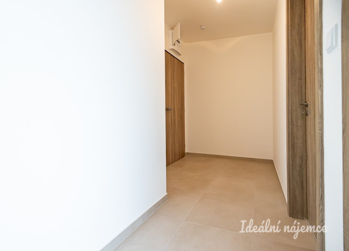 Pronájem bytu 2+kk, Čakovická, Prosek, 22900 Kč/měs, 41 m2