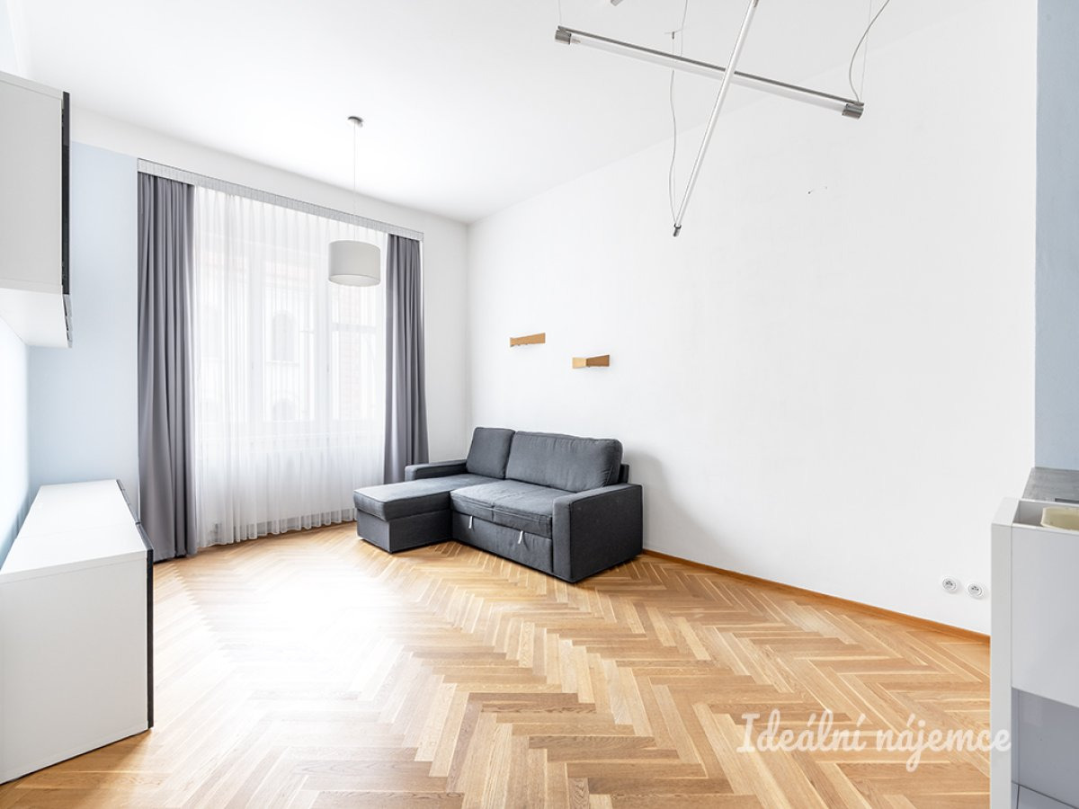 Pronájem bytu 2+kk, Peckova, Karlín,  28500 Kč/měs, 64 m2