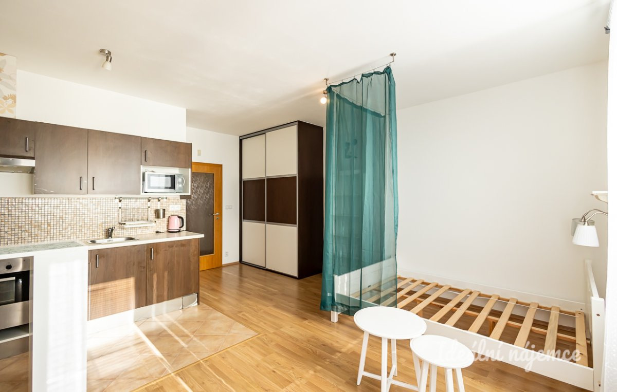 Pronájem bytu 1+kk, Miroslava Hajna, Letňany, 18900 Kč/měs, 35 m2