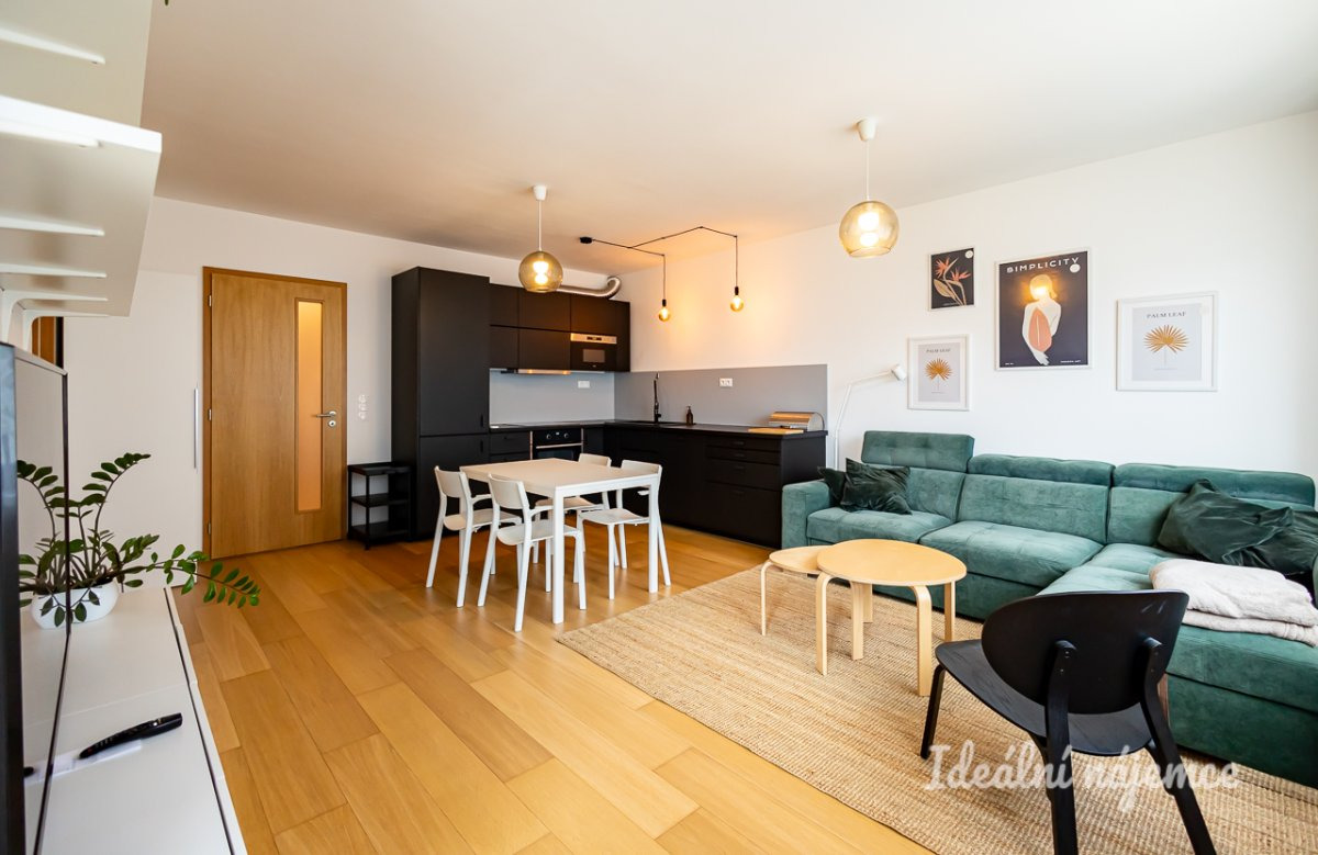 Pronájem bytu 2+kk, Poštova, Dolní Chabry, 23900 Kč/měs, 51 m2