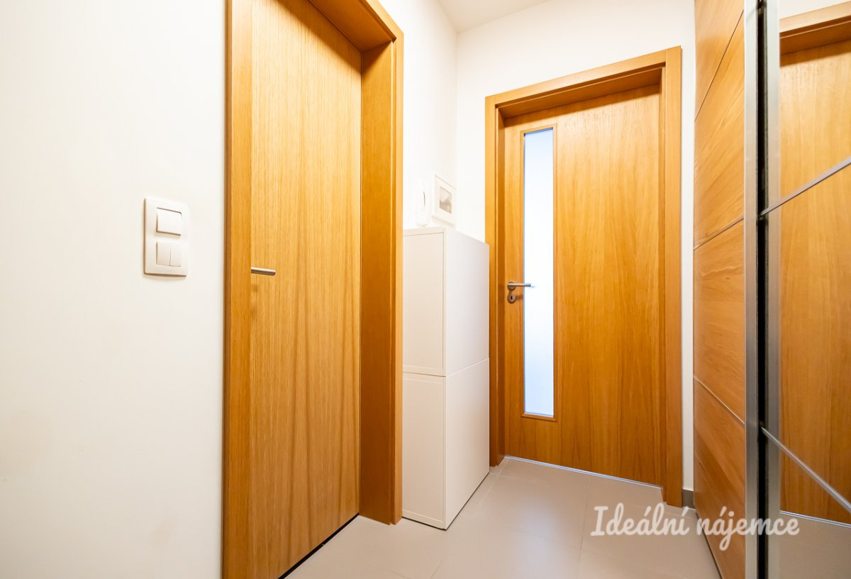 Pronájem bytu 2+kk, Poštova, Dolní Chabry, 23900 Kč/měs, 51 m2