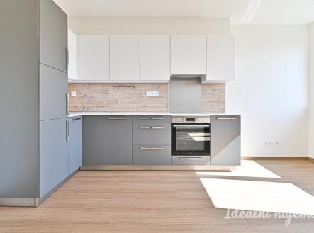 Pronájem bytu, 1+kk, 32 m²