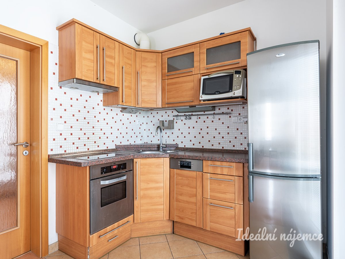 Pronájem bytu 2+kk, Kamelova, Záběhlice,  22900 Kč/měs, 52 m2
