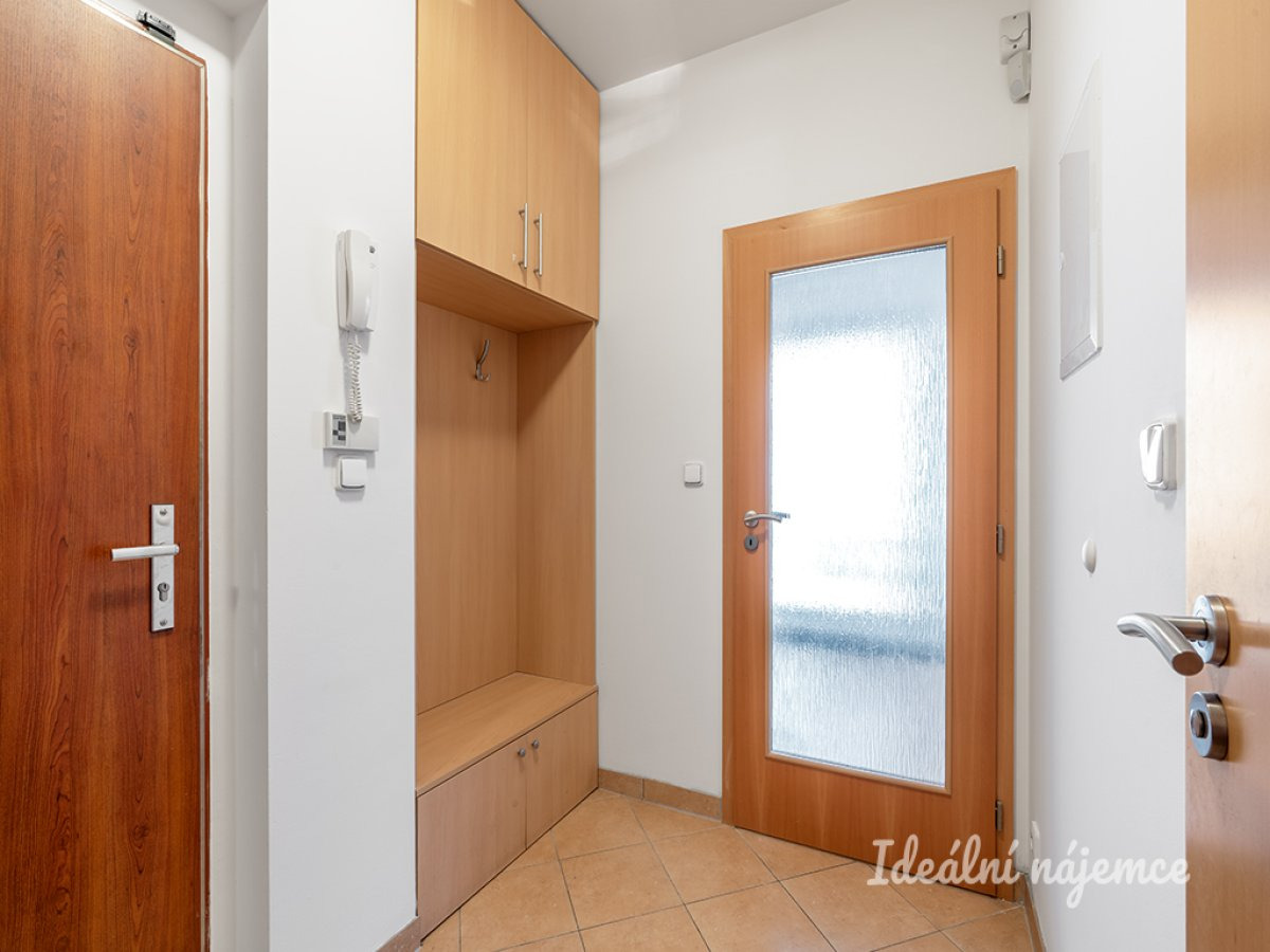 Pronájem bytu 2+kk, Kamelova, Záběhlice,  22900 Kč/měs, 52 m2