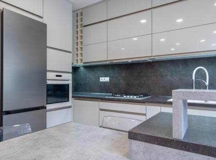 Pronájem bytu, 4+kk, 91 m²