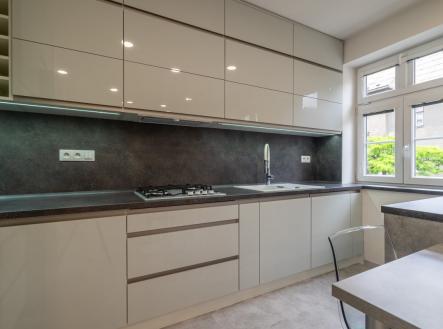 Pronájem bytu, 4+kk, 91 m²
