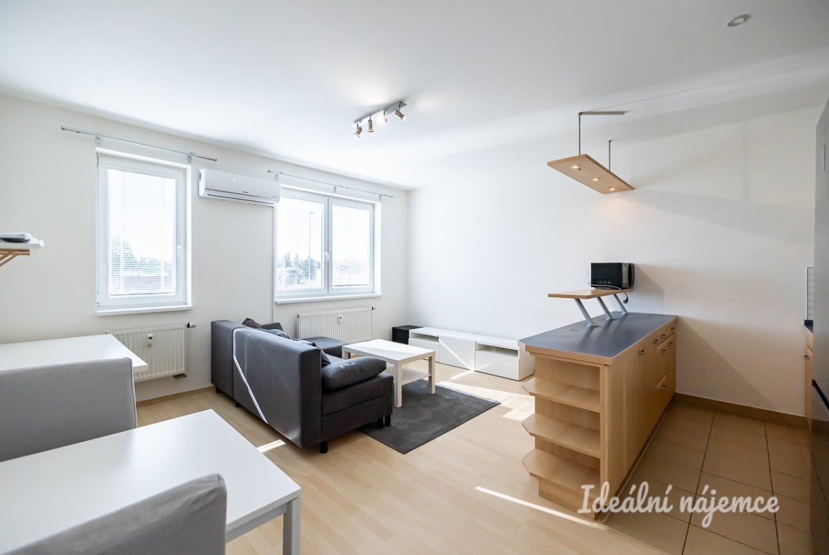 Pronájem bytu 2+kk, Novobohdalecká, Michle,  22.900 Kč/měs, 49 m2