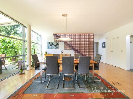 Pronájem - dům/vila, 280 m²