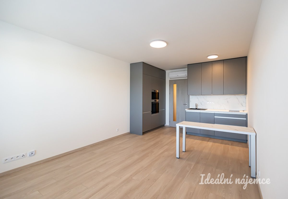 Pronájem bytu 1+kk, Výstavní, Háje, 19900 Kč/měs, 32 m2