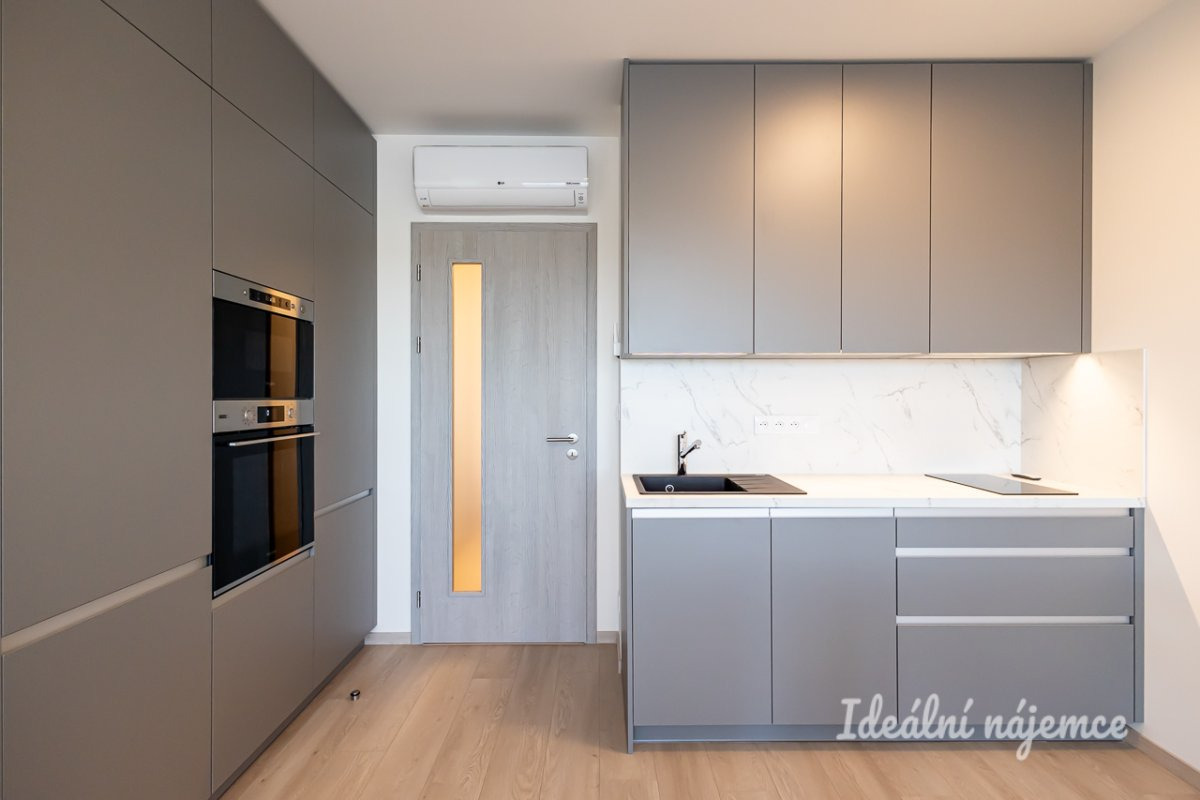 Pronájem bytu 1+kk, Výstavní, Háje, 21000 Kč/měs, 32 m2