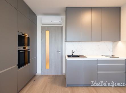 Pronájem bytu, 1+kk, 32 m²