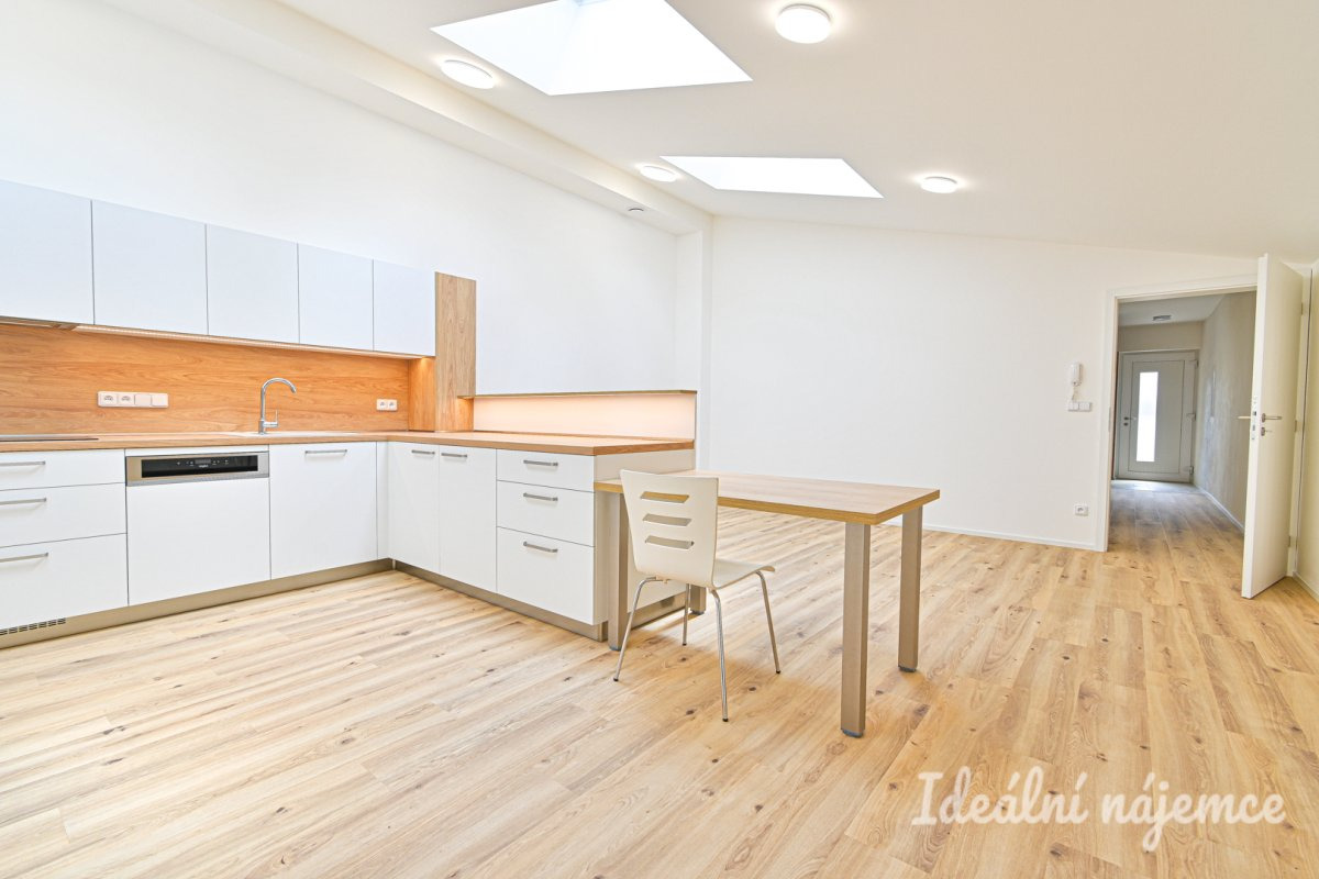 Podnájem dům, Podolí, Podolí u Brna, 30000 Kč/měs, 117 m2