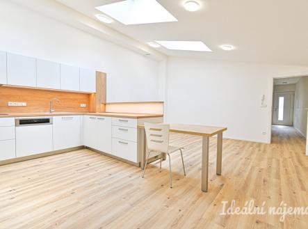 Pronájem - dům/vila, 117 m²