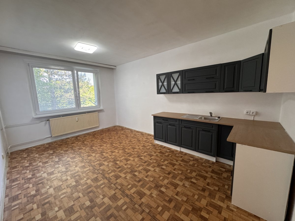 Pronájem bytu 2+kk, Javorová, Zlín, 10500 Kč/měs, 34 m2