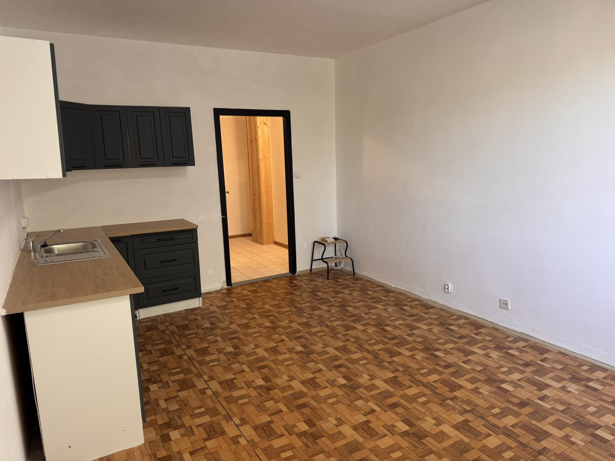 Pronájem bytu 2+kk, Javorová, Zlín, 10500 Kč/měs, 34 m2