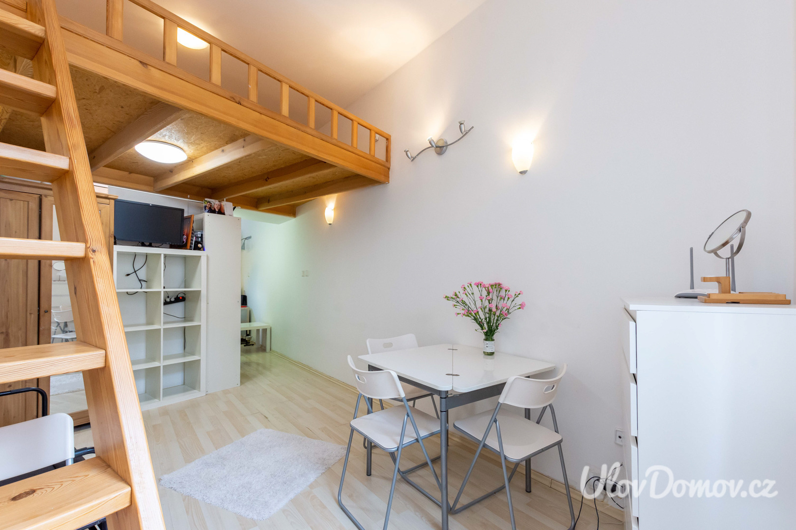 Prodej bytu 1+kk, 27 m2, Praha 5 - Smíchov