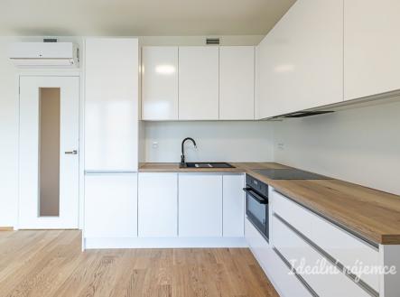 Pronájem bytu, 1+kk, 42 m²