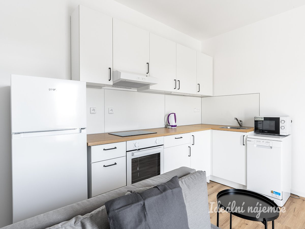 Pronájem bytu 2+kk, Za Černým mostem, Kyje, 21000 Kč/měs, 37 m2