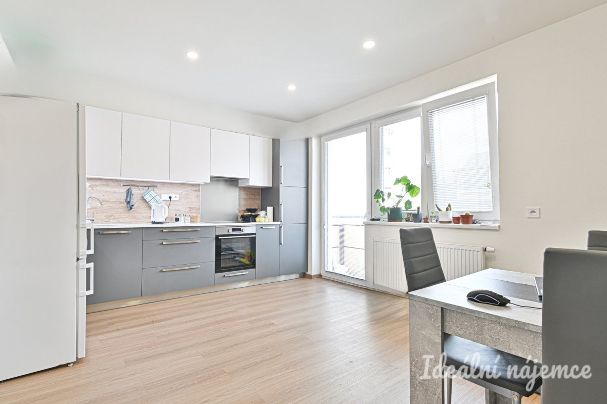 Pronájem bytu 2+kk, Slatinská, Židenice, 17 900 Kč/měs, 42 m2