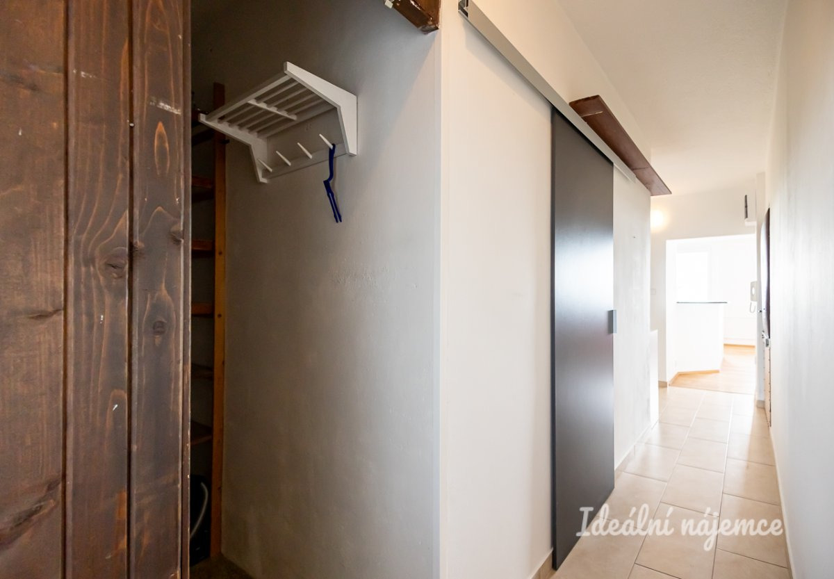 Pronájem bytu 3+kk, Frostova, Petrovice,  26900 Kč/měs, 70 m2