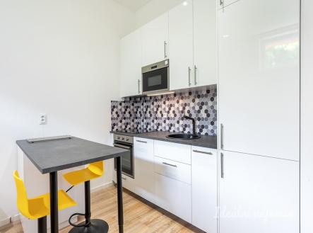 Pronájem bytu, 1+kk, 27 m² obrázek