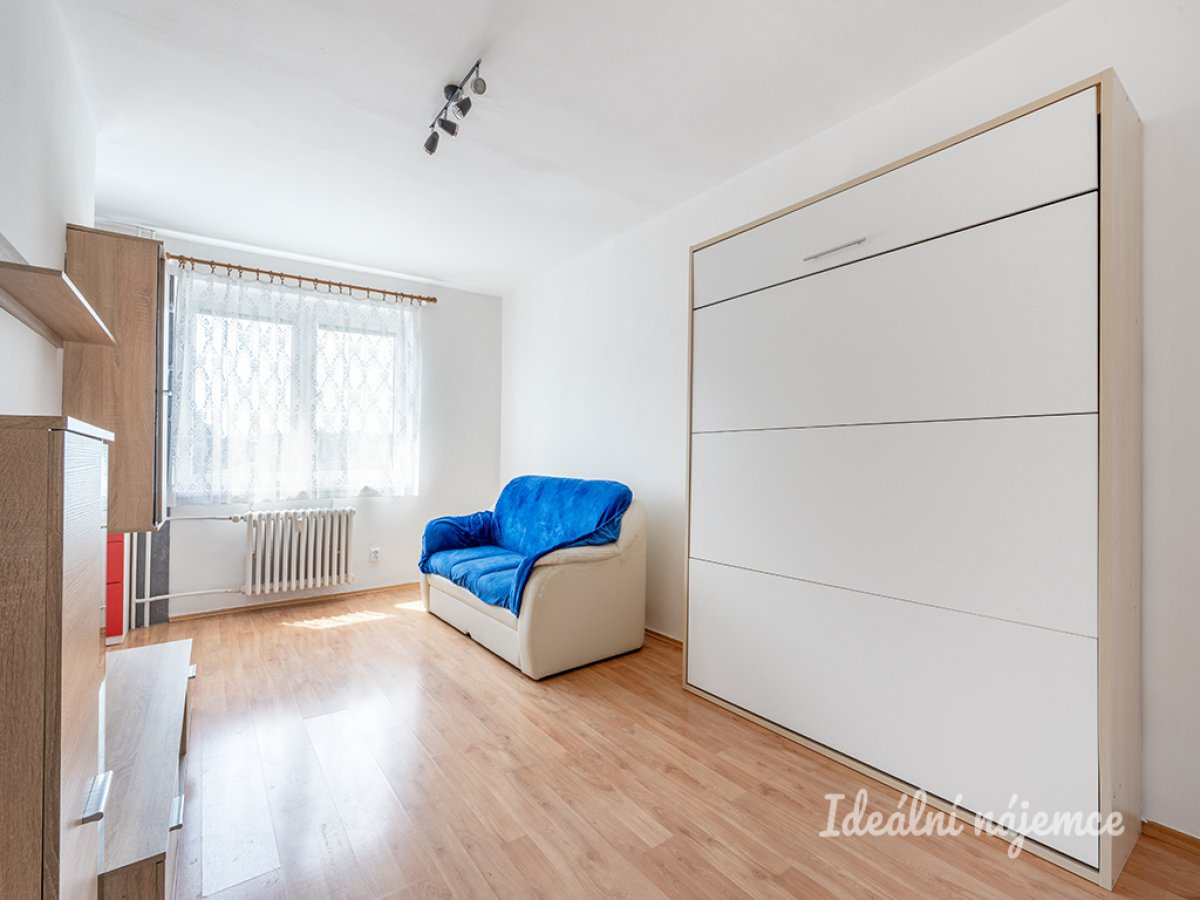 Pronájem bytu 1+kk, Svojšovická, Záběhlice, 14900 Kč/měs, 30 m2