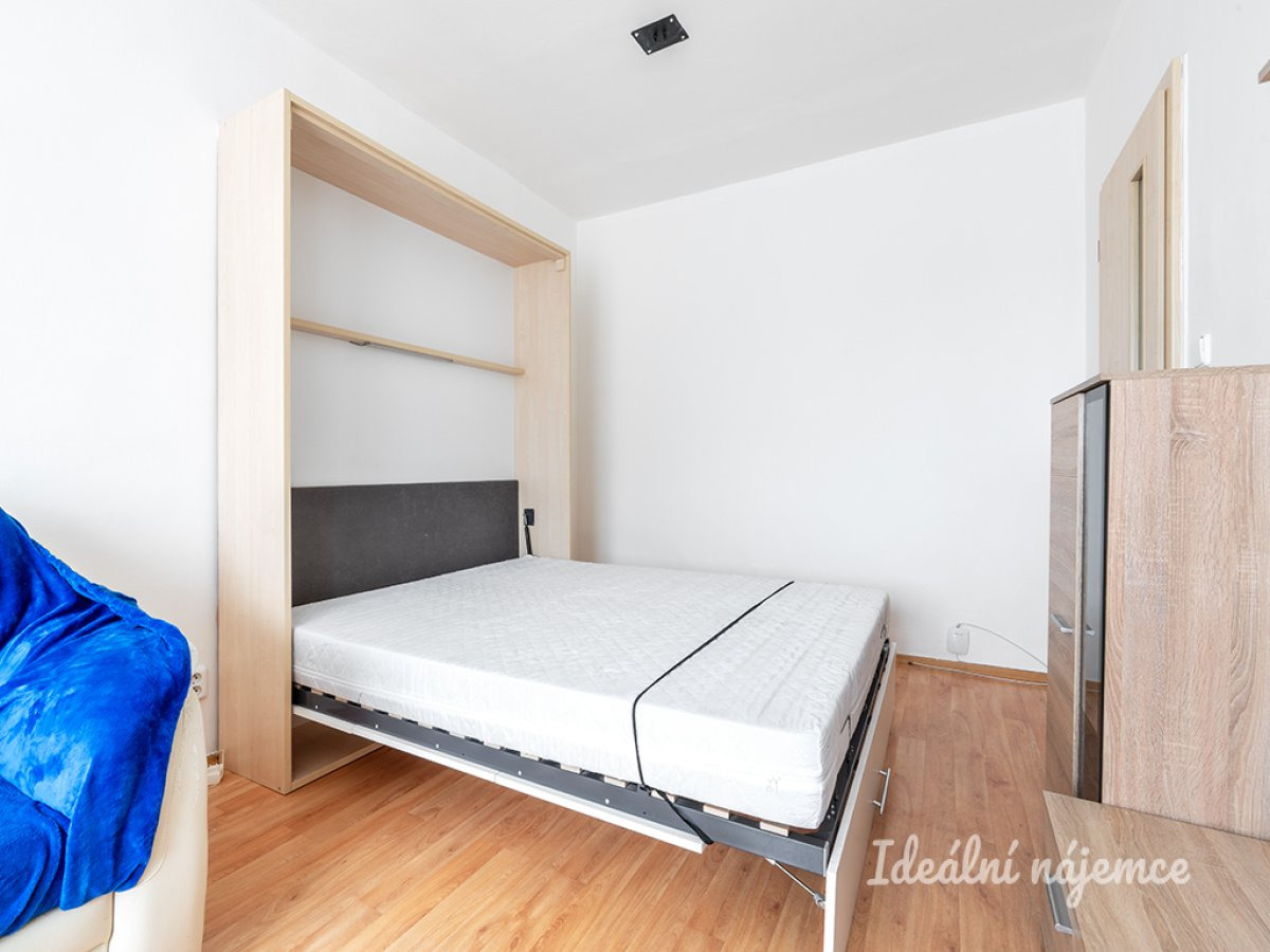Pronájem bytu 1+kk, Svojšovická, Záběhlice, 14900 Kč/měs, 30 m2