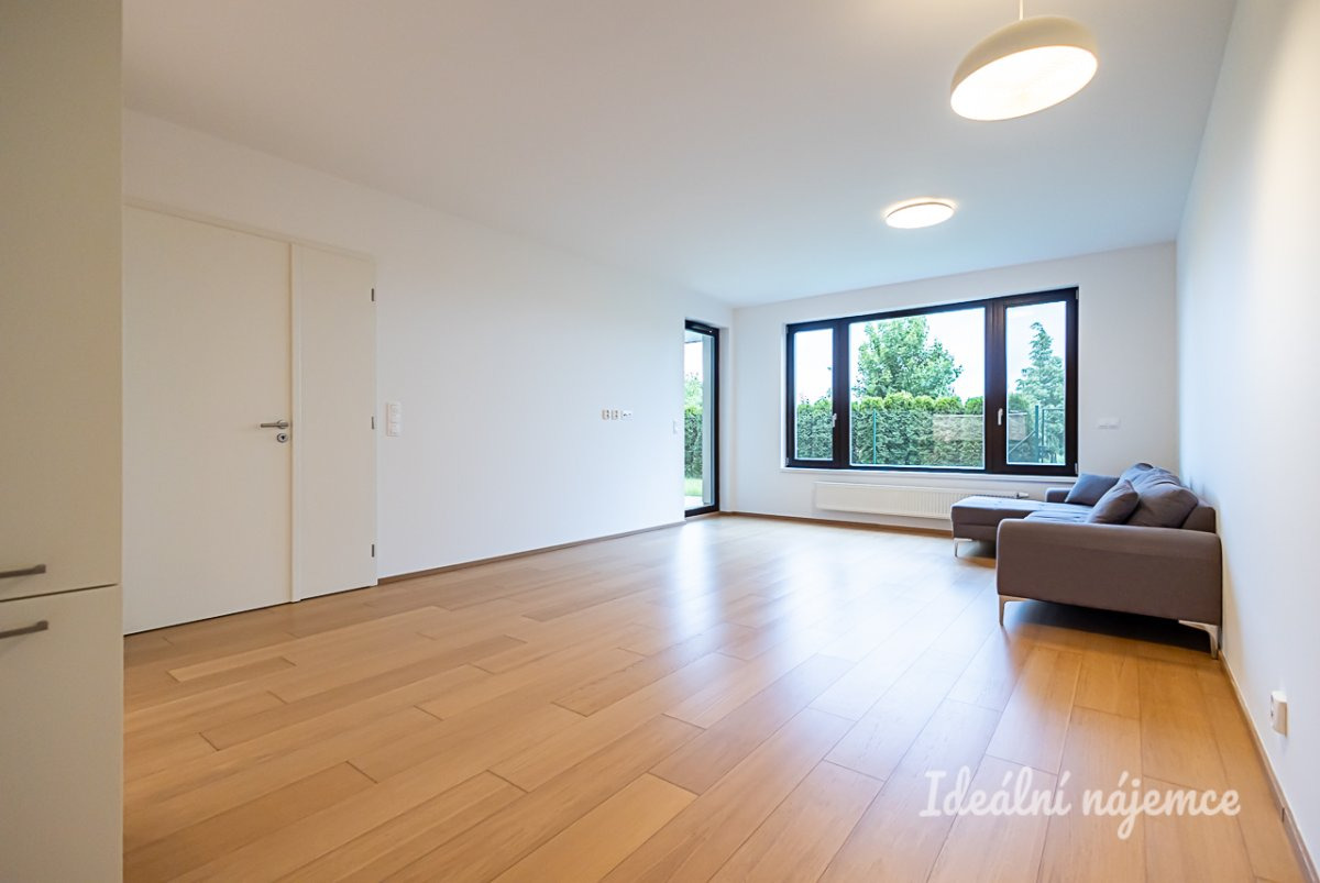Pronájem bytu 3+kk, Poštova, Dolní Chabry, 33900 Kč/měs, 83 m2