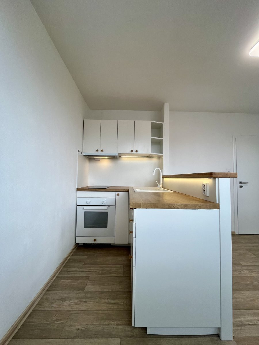 Pronájem bytu 1+kk, Spartakkovců, Poruba, 6800 Kč/měs, 23 m2