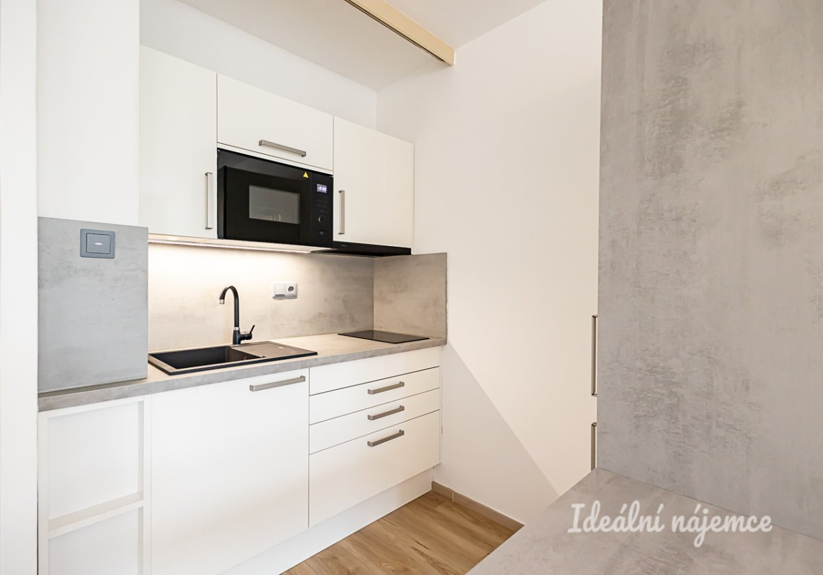 Pronájem bytu 2+kk, Pertoldova, Modřany,  16750 Kč/měs, 41 m2