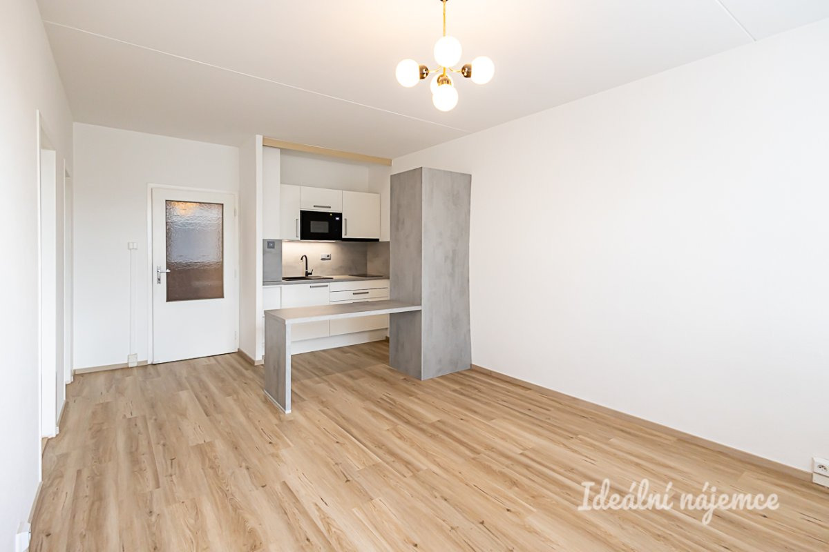 Pronájem bytu 2+kk, Pertoldova, Modřany,  16750 Kč/měs, 41 m2