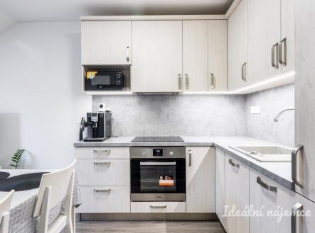 Pronájem bytu, 2+kk, 42 m²