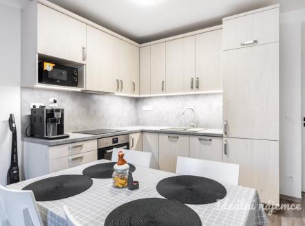 Pronájem bytu, 2+kk, 42 m²