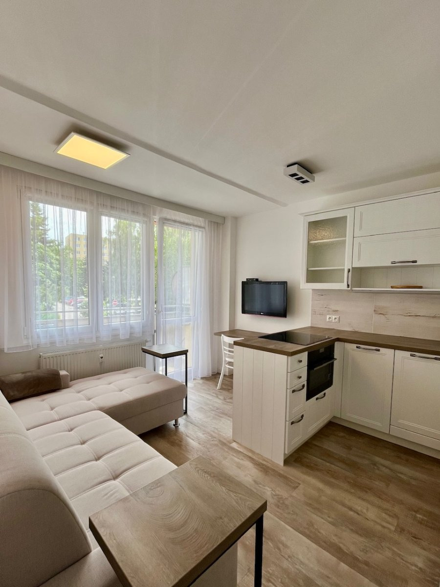 Pronájem bytu 2+kk, Kostelní, České Budějovice 3, 14 000 Kč/měs, 38 m2