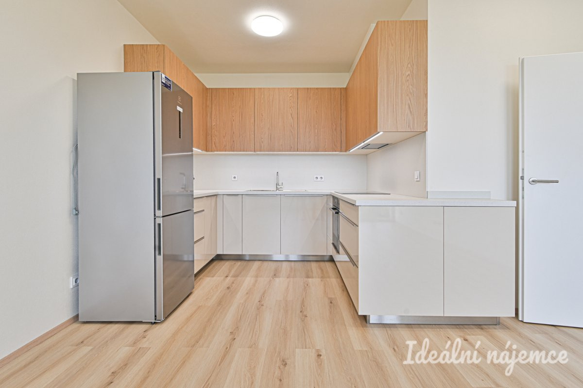 Pronájem bytu 2+kk, Kumpoštova, Sadová, 25000 Kč/měs, 56 m2