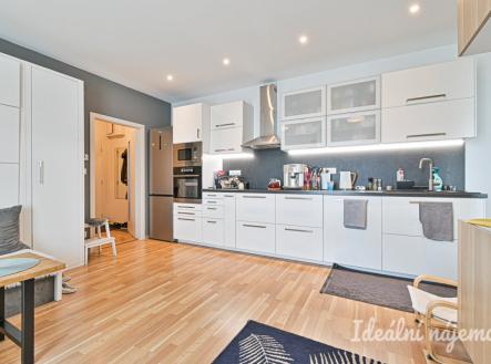 Pronájem bytu, 3+kk, 68 m²