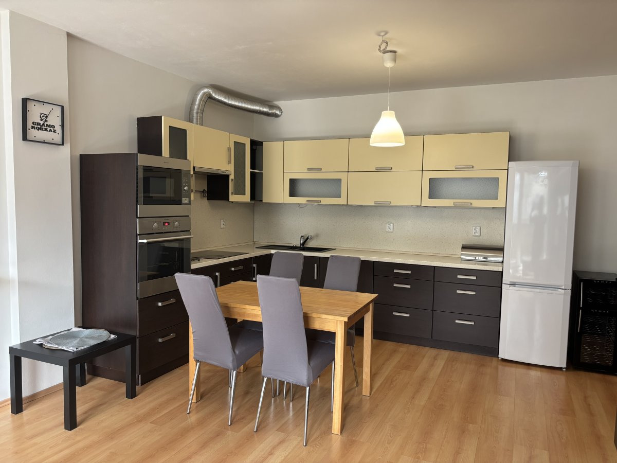 Pronájem bytu 2+kk, Bělehradská, Pardubice, 21.900Kč/měs, 64 m2