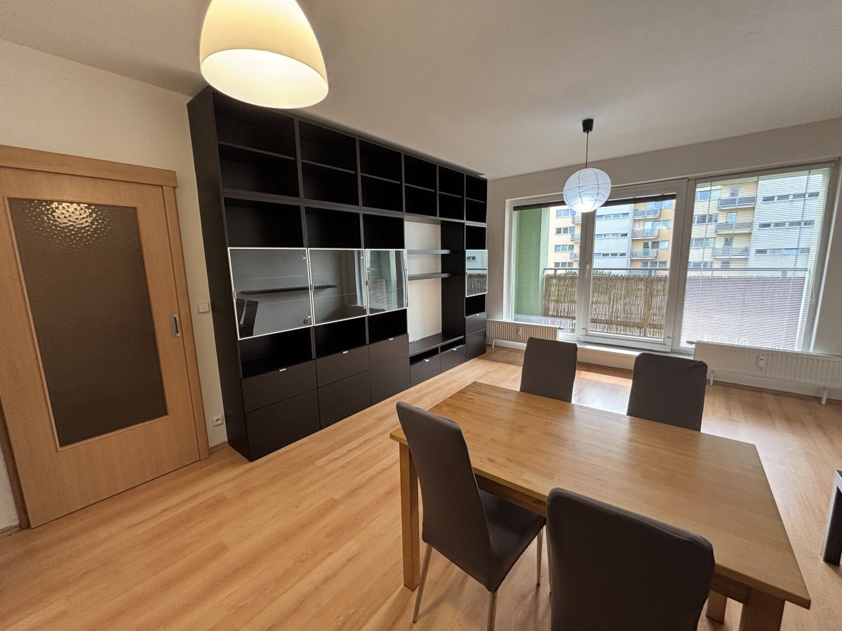 Pronájem bytu 2+kk, Bělehradská, Pardubice,  21.900Kč/měs, 64 m2