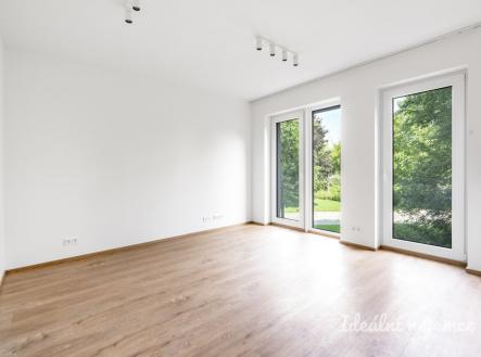 Pronájem bytu, 1+kk, 27 m²