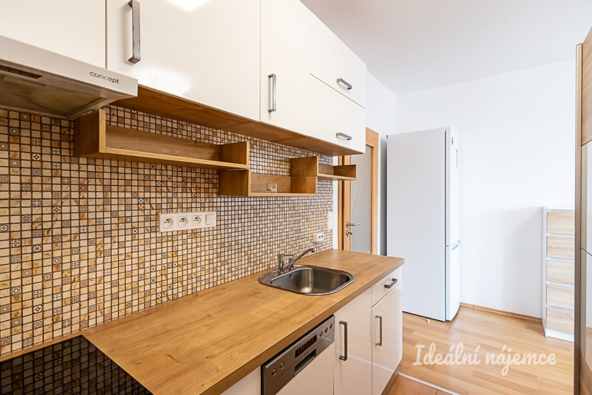 Pronájem bytu 1+kk, Farkašova, Kyje,  15000 Kč/měs, 32 m2