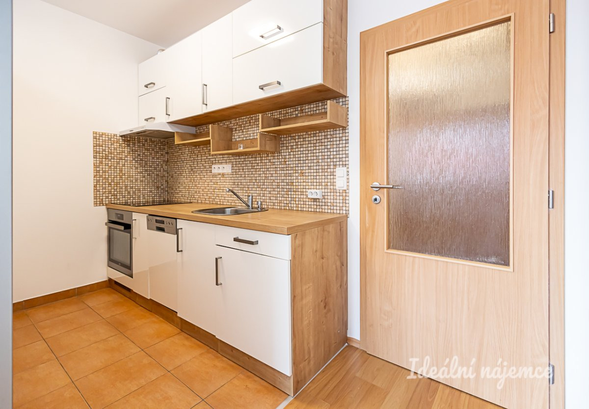 Pronájem bytu 1+kk, Farkašova, Kyje,  16500 Kč/měs, 32 m2