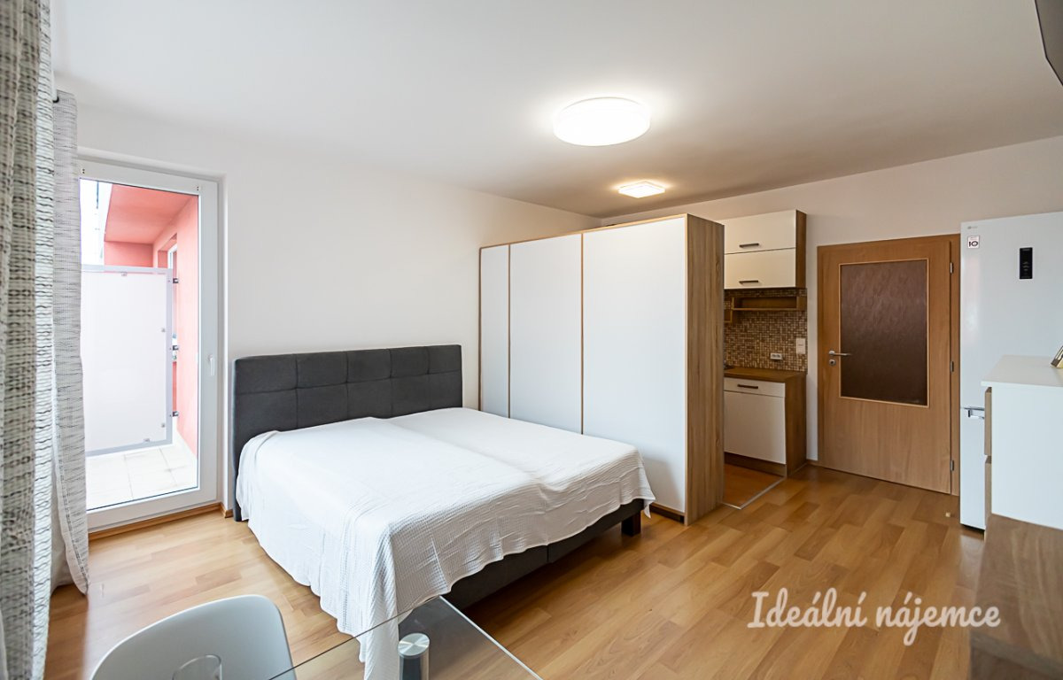 Pronájem bytu 1+kk, Farkašova, Kyje,  16500 Kč/měs, 32 m2