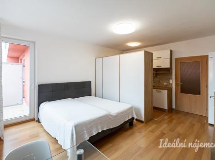 Pronájem bytu, 1+kk, 32 m²