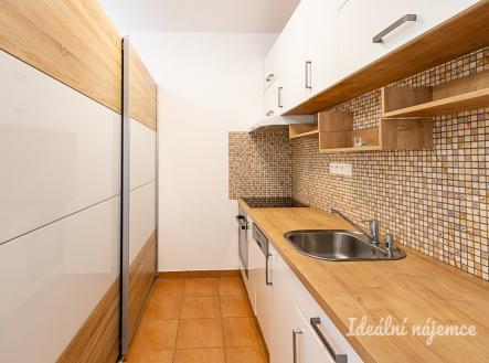 Pronájem bytu, 1+kk, 32 m²