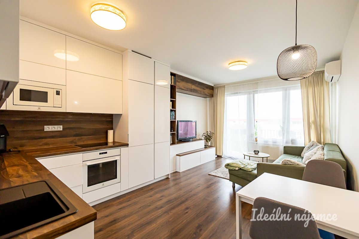 Pronájem bytu 2+kk, Lehovecká, Hloubětín,  50 m2